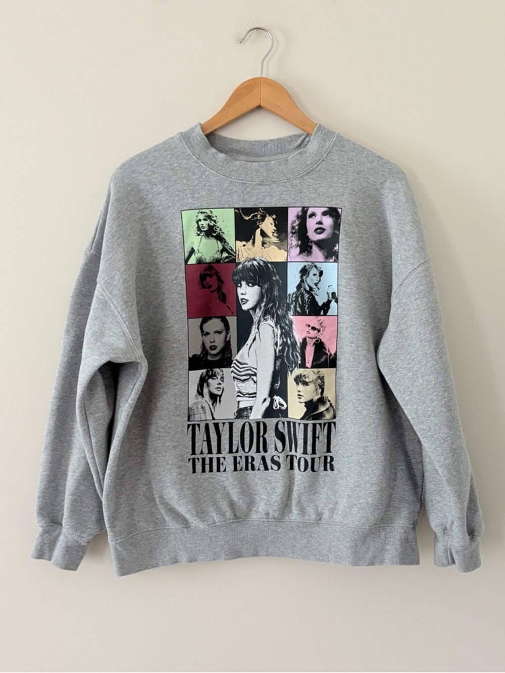 Taylor Swift Eras Tour Sweatshirt Gray Graphic Crewneck Pullover Size Large